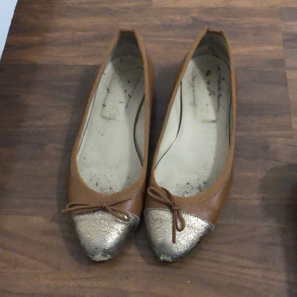 Tan colored shoe